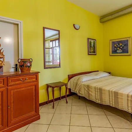 Apartament Gorgeous In With Kitchen Premantura