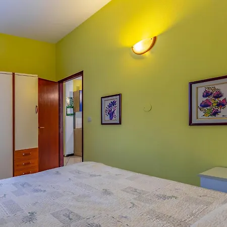 Gorgeous In With Kitchen Premantura