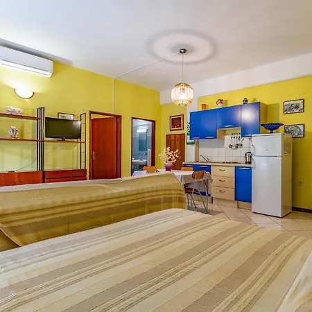Apartment Gorgeous In With Kitchen *