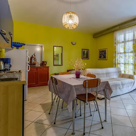 Gorgeous In With Kitchen * Premantura